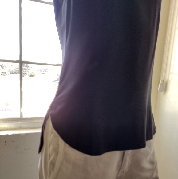 LIZ Claiborne Sleeveless Top with Lace at the Top, Black Color. - Picture 5 of 8